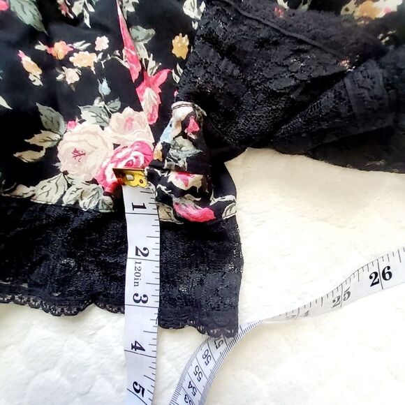 Urban Outfitters UO Band of Gypsies black floralshorts lace soft XS - Picture 4 of 7